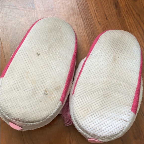 Slippers - Picture 3 of 4